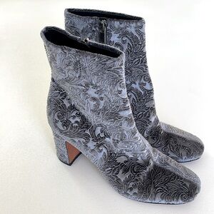 Marc Fisher Grazi Flocked Velvet Boots Leather Sole Silver Grey Zip Up Size 7.5